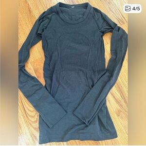 Black Lulu Longsleeve